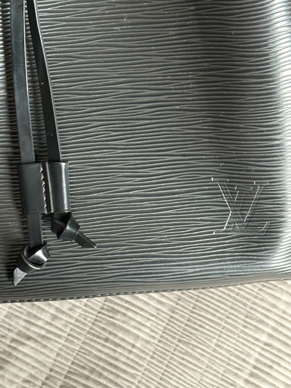 Louis Vuitton Black Epi Leather Drawstring Shoulder Bag - Picture 12 of 16